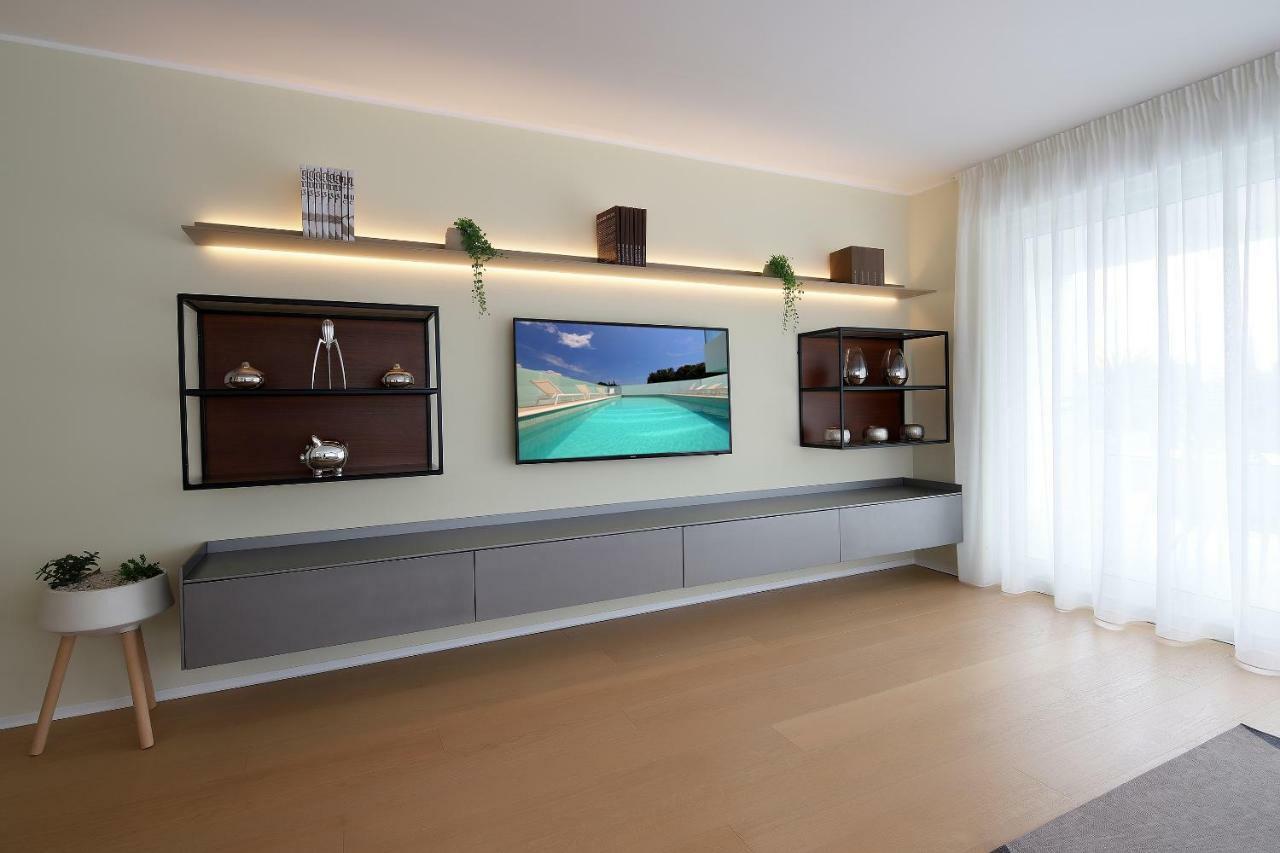 New Apartment With Swimming Pool Near The Beach Ičići Dış mekan fotoğraf