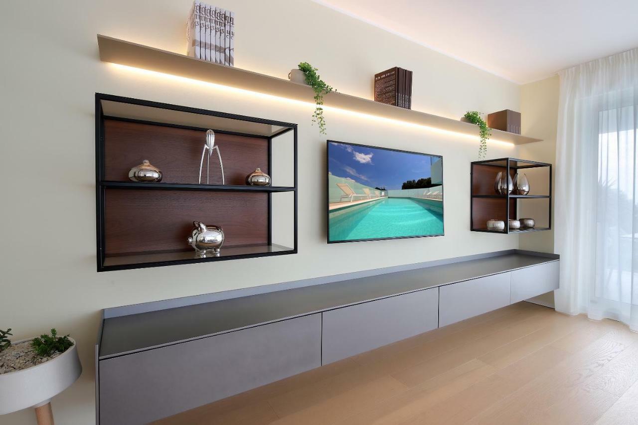 New Apartment With Swimming Pool Near The Beach Ičići Dış mekan fotoğraf