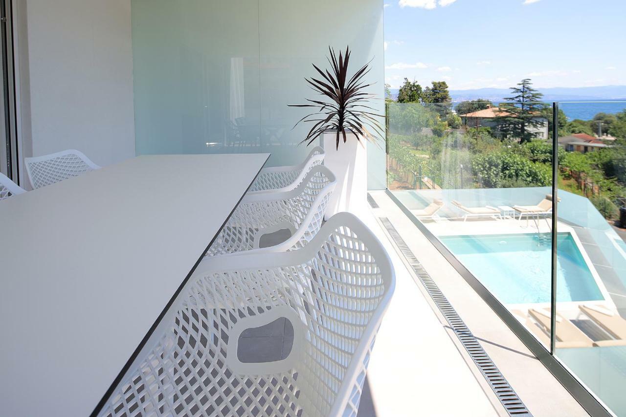 New Apartment With Swimming Pool Near The Beach Ičići Dış mekan fotoğraf