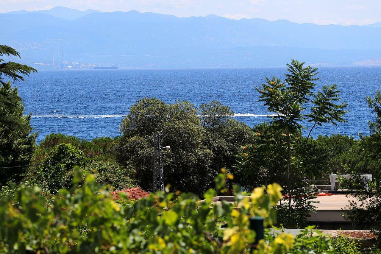 New Apartment With Swimming Pool Near The Beach Ičići Dış mekan fotoğraf