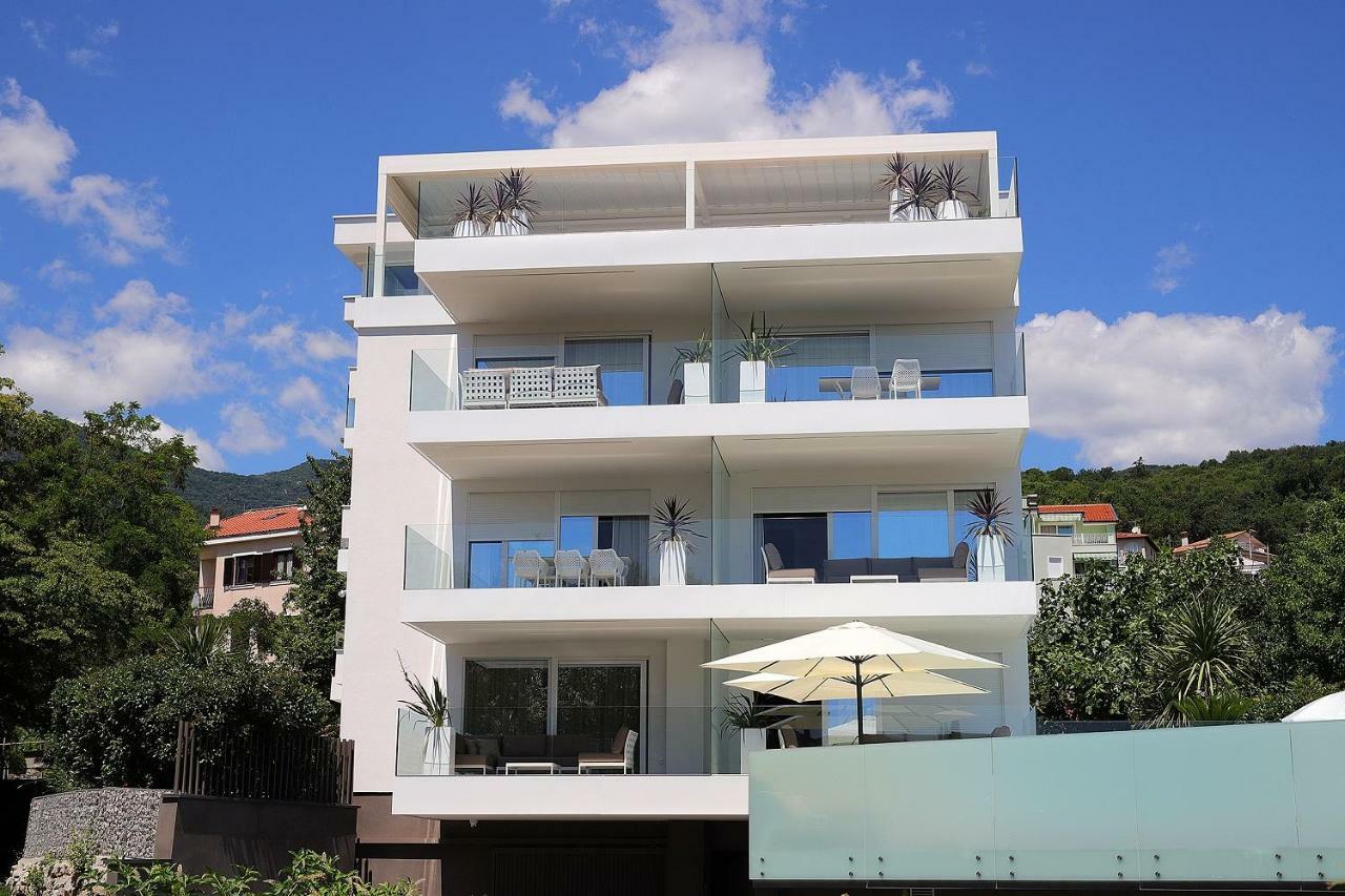 New Apartment With Swimming Pool Near The Beach Ičići Dış mekan fotoğraf